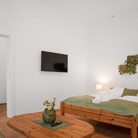Elegant 2Br Apartment - Near Bahnhof Wien Meidling Exterior photo